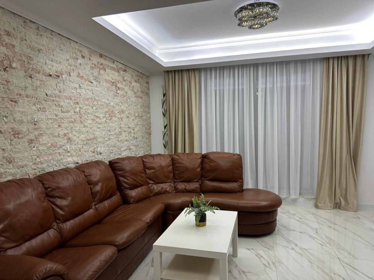 Golden Garden Luxury Apartment In Bucareste Exterior foto