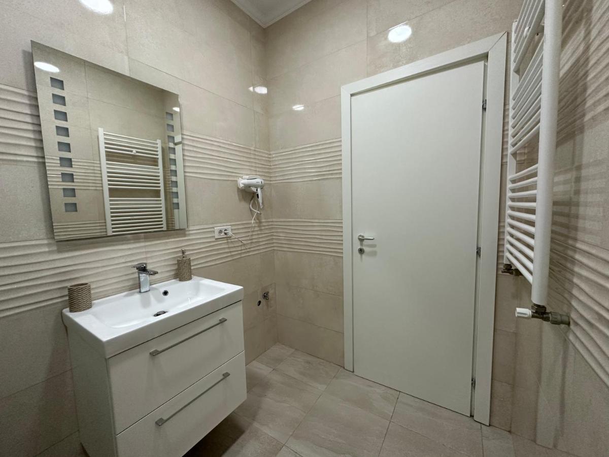 Golden Garden Luxury Apartment In Bucareste Exterior foto